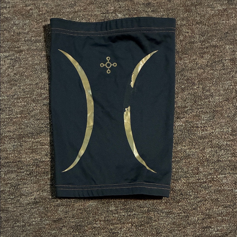 Tommie Copper compression knee sleeve
